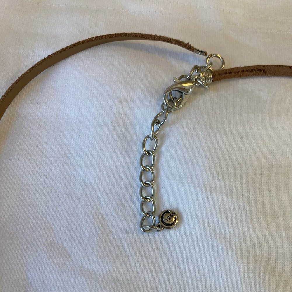 Carved Lucite Vintage Necklace Leather Cord Brown - Picture 3 of 7